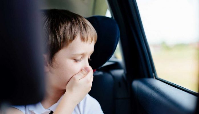 Mùi khó chịu trên ô tô khiến ảnh hưởng xấu đến sức khỏe của bạn