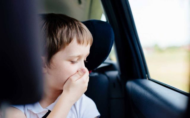 mùi ô tô xuất hiện từ nhiều nguyên nhân