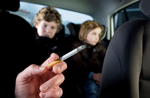 Mùi khói thuốc gây khó chịu trên xe