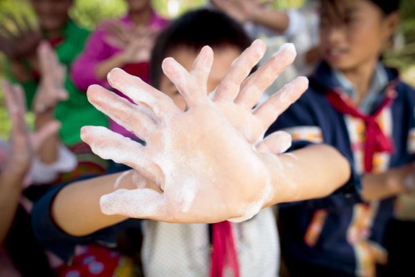 Rèn luyện cho trẻ thói quen rửa tay thường xuyên